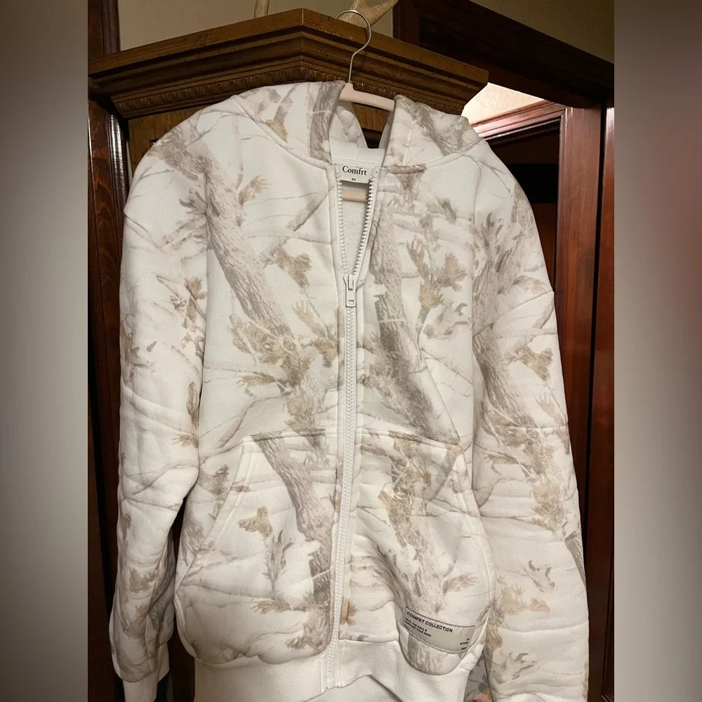 Comfrt Camo zip hoodie - Picture 2 of 13
